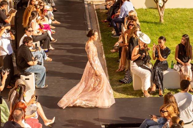 IPA88683515 - MADRID, SPAIN. SEPTEMBER 18, 2026: A model walks the runway showcasing a design by Yolancris during Mercedes-Benz Fashion Week Madrid 2026 (MBFWMadrid) on September 18, 2026, in Madrid, Spain. The designer brand presented its latest collection as part of the official fashion week schedule, featuring elaborate textures, intricate details, and statement silhouettes showcased throughout the runway presentation.  Copyright: xFrancescoxMilitelloxMirtox xx IPA88683515