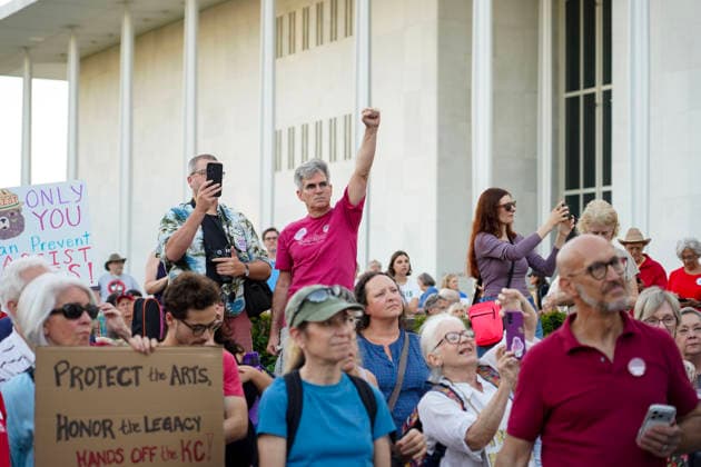 Demonstrators participate in the Hands Off the Arts Kennedy Center protest, objecting to President Donald Trump s call for the possibility of demolishing the Kennedy Center at the John F. Kennedy Center for the Performing Arts on Friday, September 18, 2026 in Washington DC. Several hundreds of activists held signs and walked the premises calling for President Trump to be removed as the chairman of the Kennedy Center.  WAP20260918905 LeighxVogel