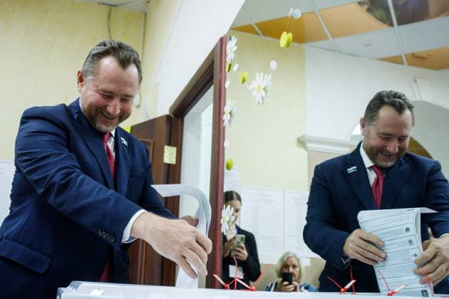 Russia. Berezovsky, Sverdlovsk region. Vyacheslav Brozovsky, deputy of the Legislative Assembly of the Sverdlovsk Region, at the polling station at the Wedding House. IlyaxMoskovets