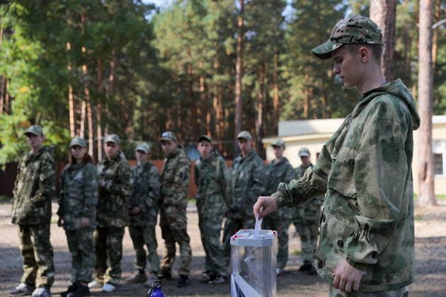 RUSSIA, PENZA - SEPTEMBER 19, 2026: A man casts his vote at a mobile ballot box at the Meridian sports and health camp during the 2026 Russian legislative election held on September 18-20, including regional parliamentary and local elections, as well as the election to the Russian State Duma of the 9th convocation. Yegor Aleyev TASS  97942115