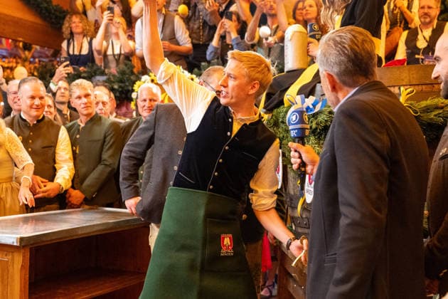 Dominik Krause, Muenchner Oberbuergermeister, O Zapft ist, Oktoberfest Eroeffnung 2026 in Muenchen, 19.09.2026 Muenchen Bayern Deutschland
