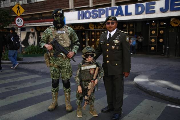 September 16, 2026: TO-45145- Mexico City, September 15, 2026: Personnel from the Secretariat of the Navy, the Military College, the Mexican Air Force, and the National Guard prepare for the civic-military parade marking the anniversary of Mexico& 039;s Independence, on the streets surrounding Mexico City& 039;s Z& xf3;calo. Photo: Ian Robles .com.mx - ZUMAcs4_ 20260916_faa_cs4_159 Copyright: xClasosx