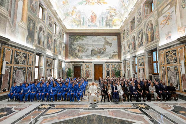September 19, 2026, Vatican City: A handout picture, provided by Vatican Media, shows Pope Leo XIV receiving in the Vatican the athletes of Special Olympics, an organization that promotes sports for people with disabilities, especially intellectual disabilities, Vatican City, 19 September 2026. ANSA Vatican Media Press Office handout +++ ANSA PROVIDES ACCESS TO THIS HANDOUT PHOTO TO BE USED SOLELY TO ILLUSTRATE NEWS REPORTING OR COMMENTARY ON THE FACTS OR EVENTS DEPICTED IN THIS IMAGE - NO ARCHIVING - NO LICENSING - NPK Vatican City  - ZUMAa110 20260919_zaf_a110_004 Copyright: xAnsa VaticanxMediaxPressxOfficex