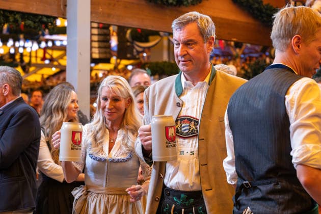 Karin Baumueller-Soeder mit Dr. Markus Soeder, Ministerpraesident des Freistaates Bayern, Oktoberfest Eroeffnung 2026 in Muenchen, 19.09.2026 Muenchen Bayern Deutschland