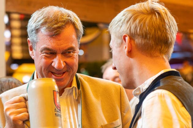 Dr. Markus Soeder, Ministerpraesident des Freistaates Bayern, Dominik Krause, Muenchner Oberbuergermeister, Oktoberfest Eroeffnung 2026 in Muenchen, 19.09.2026 Muenchen Bayern Deutschland
