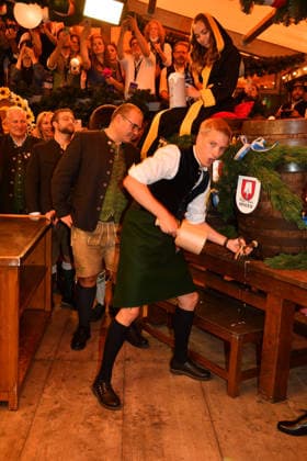Dominik Krause (Oberbürgermeister München) Bier Wiesn Eröffnung 2026 Theresienwiese Schottenhammel Festzelt Oktoberfest München 19. Sept. 2026