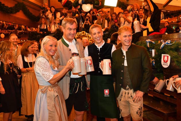 Markus Söder mit Ehefrau Karin und Dominik Krause (Oberbürgermeister München) mit Lebenspartner Sebastian Müller Bier Wiesn Eröffnung 2026 Theresienwiese Schottenhammel Festzelt Oktoberfest München 19. Sept. 2026