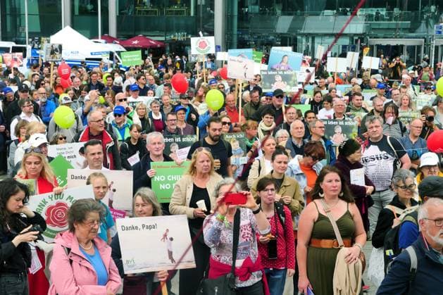 19.09.2026, Berlin - Deutschland. Demo Marsch für das Leben gegen Schwangerschaftsabbrüche am Berliner Hauptbahnhof.