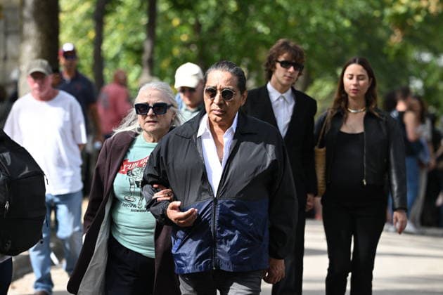 Catherine Ringer Funeral at Montmartre Cemetery - Paris Josiane Balasko and George Aguilar arriving at the funeral of Catherine Ringer, legendary French artist and singer of rock duo Les Rita Mitsouko, at Montmartre cemetery in Paris, France on September 19, 2026. Author, composer and performer over 40 years of artistic commitment, Catherine Ringer died of an aggressive cancer on September 14. Photo by Florian Poitout ABACAPRESS.COM Paris France  Copyright: xPoitoutxFlorian ABACAx