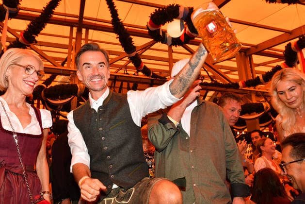 Florian Silbereisen bei der Eroeffnung vom Oktoberfest am 19.09.2026 in Muenchen Florian Silbereisen during the 2026 Oktoberfest (Wiesn) opening at Schottenhamel tent at Theresienwiese on September 19, 2026 in Munich, Germany Oktoberfest Eroeffnung 2026 in Muenchen