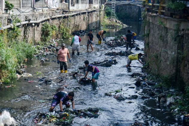 September 19, 2026, Bandung, West Java, Indonesia: Volunteers participated in a cleanup of the Cikakak River as part of World Cleanup Day in Bandung, Indonesia. The activity took place in a section of the river with high concentrations of plastic and household waste. Initiated by River Cleanup Indonesia and One Six Sauyunan, the program engaged environmental volunteers and students in preserving the river ecosystem and educating residents to instill the value of cleanliness. Bandung Indonesia - ZUMAr272 20260919_zip_r272_013 Copyright: xDimasxRachmatsyahx