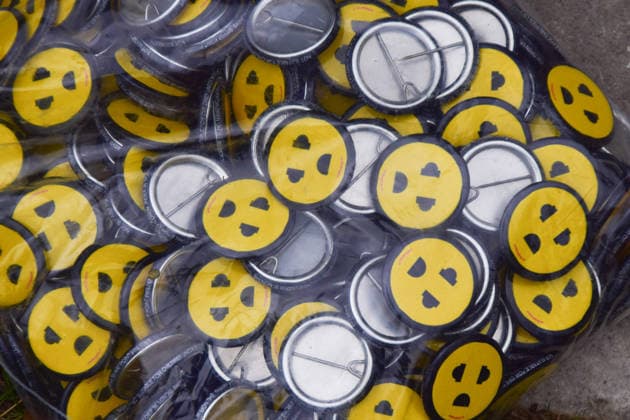 September 19, 2026, London, England, United Kingdom: A bag of badges as protesters gather outside the Department for Business, Innovation, Science and Trade against Big Tech control of AI and demanding that the government listens to the public, amid warnings that AI could lead to human extinction. The protest was organised by the activist group Pull The Plug. London United Kingdom - ZUMAv130 20260919_zip_v130_033 Copyright: xVukxValcicx