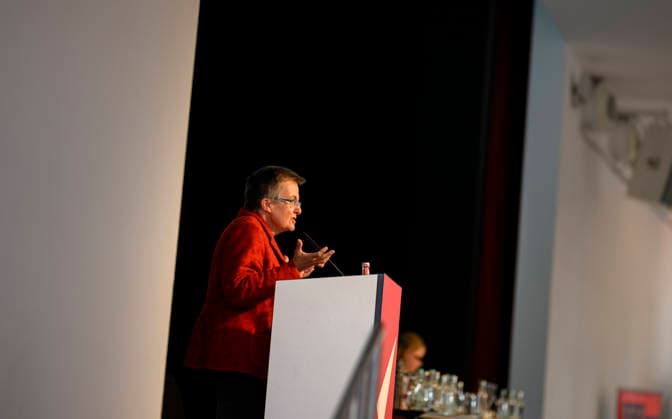 Kathrin Vogler (Sprecherin, Landesvorsitzende) bei der Generaldebatte, am 19.09.2026 Die Linke NRW Landesparteitag, vom 19.09. - 20.09.2026 in Mülheim an der Ruhr Deutschland. Stadthalle
