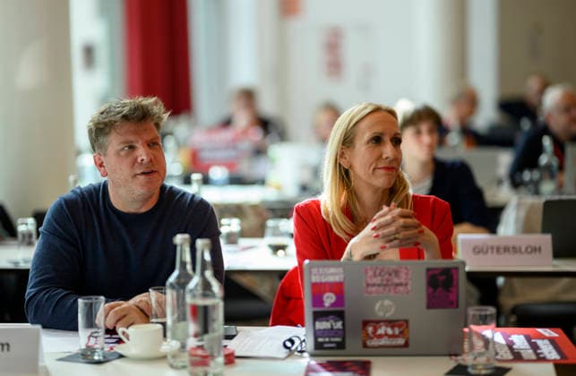(l-r) Sebastian Merkens (Landesgeschäftsführer und Spitzenkandidat) mit Alexandra Mehdi (Spitzenkandidatin Landtagswahl NRW 2027), am 19.09.2026 Die Linke NRW Landesparteitag, vom 19.09. - 20.09.2026 in Mülheim an der Ruhr Deutschland. Stadthalle