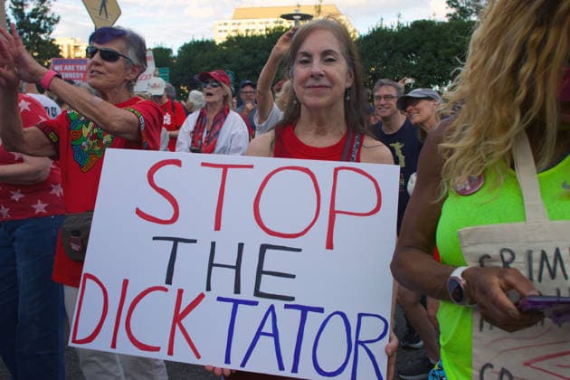 September 18, 2026, Washington, D.C, USA: Thousands of demonstrators gather outside the John F. Kennedy Center for the Performing Arts in Washington, D.C. Organized by the activist group Hands Off the Arts, the Hands Around the Kennedy Center rally drew participants to the iconic cultural venue to protest President Donald Trump s recent threats to demolish the building. Washington USA - ZUMAd225 20260918_znp_d225_014 Copyright: xZoraidaxDiazx