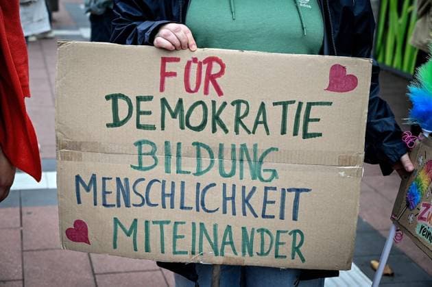PISA-Schock - Bildungskrise 2026 - genug geredet. Bildungswende jetzt! - Demo der Bezirksschüler*innenvertretung (BSV) und der GEW Bochum in Bochum ** NUR FÜR REDAKTIONELLE ZWECKE ** EDITORIAL USE ONLY **<p> PISA-Schock - Bildungskrise 2026 - genug geredet. Bildungswende jetzt! - Demo der Bezirksschüler*innenvertretung (BSV) und der GEW Bochum am Samstag den 19.9.2026 in Bochum Mitte. Deutschland NRW Bochum Copyright: UwexMöller