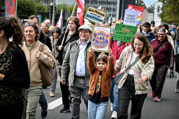 PISA-Schock - Bildungskrise 2026 - genug geredet. Bildungswende jetzt! - Demo der Bezirksschüler*innenvertretung (BSV) und der GEW Bochum in Bochum ** NUR FÜR REDAKTIONELLE ZWECKE ** EDITORIAL USE ONLY **<p> PISA-Schock - Bildungskrise 2026 - genug geredet. Bildungswende jetzt! - Demo der Bezirksschüler*innenvertretung (BSV) und der GEW Bochum am Samstag den 19.9.2026 in Bochum Mitte. Deutschland NRW Bochum Copyright: UwexMöller