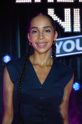 Comedienne Anna Okot zu Gast in der Show Ladies Night Youngstars, Die WDR Ladies Night Youngstars ist die einzige deutschsprachige Kabarett-Fernsehsendung für junge Talente mit rein weiblicher Besetzung