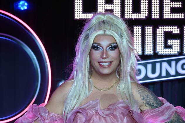 Comedienne, Moderatorin und Drag Queen Pam Pengco (bürgerlich David Kirfel) zu Gast in der Show Ladies Night Youngstars, Die WDR Ladies Night Youngstars ist die einzige deutschsprachige Kabarett-Fernsehsendung für junge Talente mit rein weiblicher Besetzung