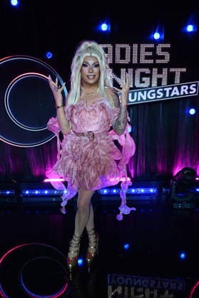 Comedienne, Moderatorin und Drag Queen Pam Pengco (bürgerlich David Kirfel) zu Gast in der Show Ladies Night Youngstars, Die WDR Ladies Night Youngstars ist die einzige deutschsprachige Kabarett-Fernsehsendung für junge Talente mit rein weiblicher Besetzung