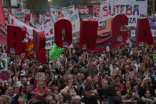 Thousands of demonstrators march in Buenos Aires to protest public policies BUENOS AIRES, ARGENTINA - SEPTEMBER 19: Thousands of demonstrators march through the main avenues during the March of Anger (Marcha de la Bronca) to protest against the public policies of President Javier Milei, in Buenos Aires, Argentina on September 19, 2026. The massive mobilization took over the streets of the national capital as citizens expressed their deep discontent with the current administration s economic and social measures. Luciano Gonzalez Anadolu Buenos Aires Argentina. Editorial use only. Please get in touch for any other usage.  Copyright: x2026xAnadoluxLucianoxGonzalezx