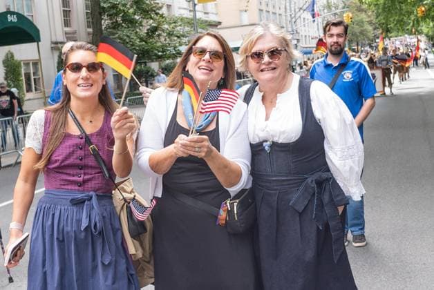 September 19, 2026, New York, New York, USA: Atmosphere as hundreds of participants and spectators attended during German-American Steuben parade on Fifth Avenue, Manhattan in New York, NY on September 19, 2026. New York USA  - ZUMAr339 20260919_znp_r339_022 Copyright: xLevxRadinx