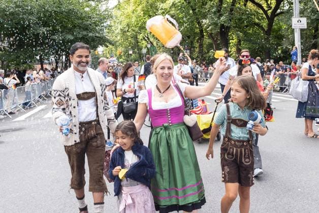 September 19, 2026, New York, New York, USA: Atmosphere as hundreds of participants and spectators attended during German-American Steuben parade on Fifth Avenue, Manhattan in New York, NY on September 19, 2026. New York USA  - ZUMAr339 20260919_znp_r339_033 Copyright: xLevxRadinx