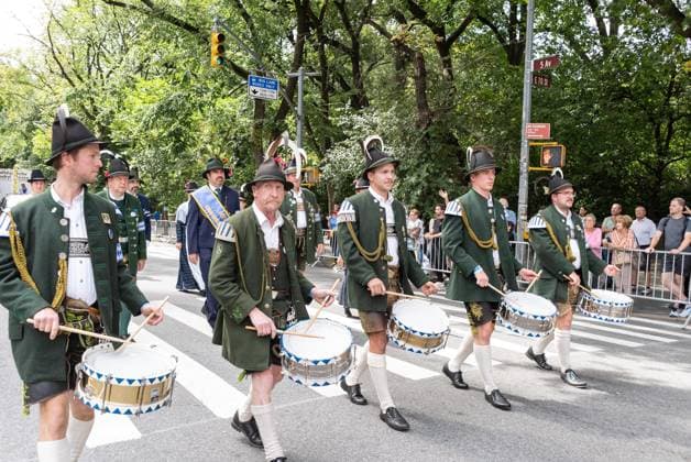 September 19, 2026, New York, New York, USA: Atmosphere as hundreds of participants and spectators attended during German-American Steuben parade on Fifth Avenue, Manhattan in New York, NY on September 19, 2026. New York USA  - ZUMAr339 20260919_znp_r339_051 Copyright: xLevxRadinx