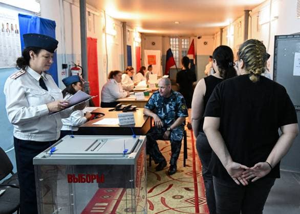 Russia Parliamentary Election 9246963 20.09.2026 Detainees queue to vote at a polling station located at Pre-Trial Detention Centre No. 1 of the Federal Penitentiary Service branch for Primorye Territory during elections to Russia s ninth State Duma, the lower house of parliament, in Vladivostok, Russia. Vitaliy Ankov Sputnik Vladivostok Primorye Territory Russia  Copyright: xVitaliyxAnkovx