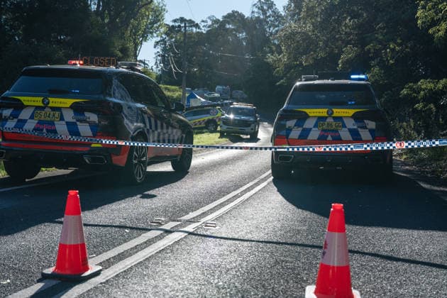 FATAL STABBING BLUE MOUNTAINS, Police and emergency services attended the scene of a stabbing at Valley Heights, Blue Mountains, west of Sydney, Sunday, September 20, 2026. One child has died and two other children and a woman are in a critical condition after a stabbing in the Blue Mountains. ( NO ARCHIVING SYDNEY NSW Australia  Copyright: xSarahxWilsonx 20260920117479187786