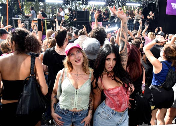 RECORD DATE NOT STATED 2026 Techno Parade - Paris Atmosphere during Techno Parade 2026 in Paris, France on September 19, 2026. Photo by Alain Apaydin ABACAPRESS Paris France  Copyright: xApaydinxAlain ABACAx