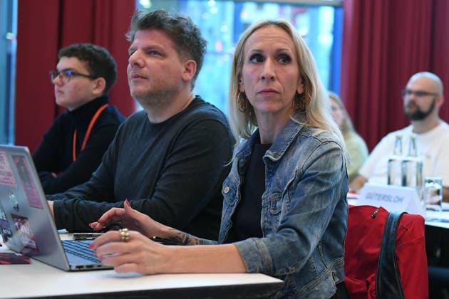 Landesparteitag Die Linke Nordrhein-Westfalen am 20.09.2026 in der Stadthalle Mülheim in Mülheim an der Ruhr Alexandra Mehdi, vorne - Sebastian Merkens, hinten ( designierte Spitzenkandidaten 2027 )