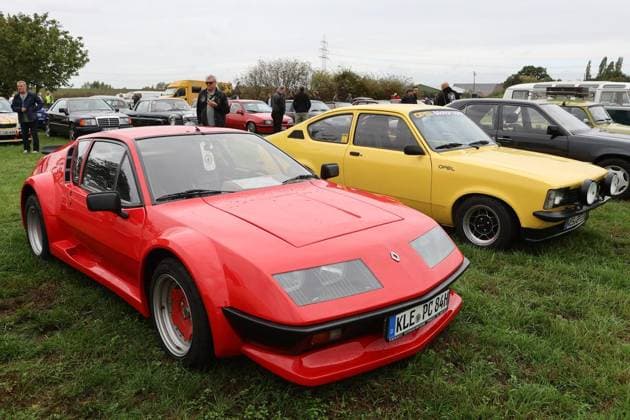 Sonntag, 20.09.26: Die 14. Haffener Deichshow zeigt Abwechslungsreiche Oldtimer. Foto : Sabine Stein FUNKE Foto Services ** NUR FÜR REDAKTIONELLE ZWECKE ** EDITORIAL USE ONLY **<p>Sonntag, 20.09.26: Die 14. Haffener Deichshow zeigt Abwechslungsreiche Oldtimer. Foto : Sabine Stein FUNKE Foto Services< p> Buntes Emmerich Copyright: SabinexStein