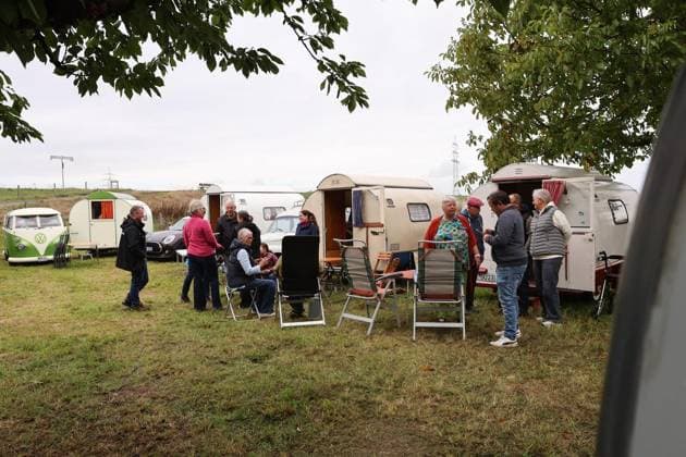 Sonntag, 20.09.26:Ausstellung Wohnwagen auf der 14. Haffener Deichshow. Foto : Sabine Stein FUNKE Foto Services ** NUR FÜR REDAKTIONELLE ZWECKE ** EDITORIAL USE ONLY **<p>Sonntag, 20.09.26:Ausstellung Wohnwagen auf der 14. Haffener Deichshow. Foto : Sabine Stein FUNKE Foto Services< p> Buntes Emmerich Copyright: SabinexStein