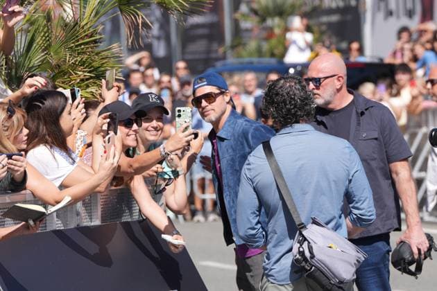 Brad Pitt Arrives in San Sebastián to Participate in the Film Festival Actor Brad Pitt arrives at the Hotel María Cristina to participate in the San Sebastián Film Festival on September 20, 2026, in San Sebastián, Guipúzcoa, Basque Country, Spain. Pitt returns to the festival to present, out of competition, *Heart of the Beast*, directed by David Ayer, an adventure thriller in which he plays a retired Special Forces officer stranded in Alaska with his former combat dog. SEPTEMBER 20, 2026 San Sebastián, Guipúzcoa, Basque Country, Spain Copyright: xUnanuex 7787824