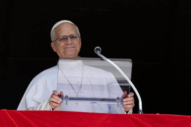 POPE LEO XIV DURING HIS ANGELUS PRAYER Italy, Rome, Vatican, 2026 9 20 Pope Leo XIV addresses the crowd from the window of the apostolic palace overlooking St Peter s Square during his Sunday Angelus prayer at the Vatican . EDITORIAL USE ONLY - NO BOOKS Copyright: xVATICANxMEDIA xCatholicxPressxPhotox