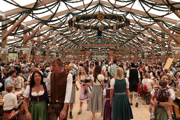September 20, 2026, Munich, Bavaria, Germany: On the second day of Oktoberfest, the worldÃ¢â‚¬â ¢s largest beer festival, people gather in Munich to watch the parade to the festival grounds. Munich Germany - ZUMAm309 20260920_zip_m309_019 Copyright: xJuliusxMortsix
