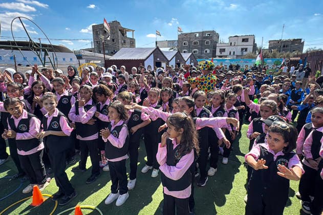 Palestinian Students Attend Opening of Orphans School in Deir el-Balah Palestinian students attend the opening of a school for orphans under the patronage of the Egyptian Committee for the Relief of the People of Gaza in Deir el-Balah, central Gaza Strip, on September 20, 2026, as the new academic year begins. According to the committee, the school is part of efforts to provide education for children who lost one or both parents during the war, amid widespread damage to schools and shortages of educational facilities and equipment across the Gaza Strip. Photo by Ahmed Ibrahim apaimages Deir al-Balah Gaza Palestinian Territory 200926_Deir_al-Balah_AI_00(11) Copyright: xapaimagesxAhmedxIbrahimx xapaimagesx