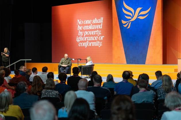 September 20, 2026, Brighton, United Kingdom: Sir ED DAVEY, Liberal Democrat leader, holds a Q&A session moderated by Journalist, Carolyn Quinn (R), on day two of the party s autumn conference at the Brighton Centre.Day two of the Liberal Democrat Autumn Conference at the Brighton Centre. The event runs from 19 Sept to 22 Sept 2026, bringing together party members, MPs, and delegates to debate policy, vote on key motions, and deliver keynote addresses Brighton United Kingdom - ZUMAs197 20260920_aaa_s197_149 Copyright: xPhilxLewisx