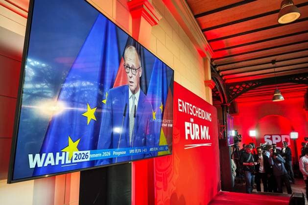 Schwerin, Mecklenburg-Vorpommern, Deutschland, 20.09.2026: Orangerie am Schweriner Schloss: SPD-Wahlparty zur Landtagswahl in Mecklenburg-Vorpommern 2026: Auf einem Monitor läuft das Statement von Bundeskanzler Friedrich Merz (CDU) Copyright: xdtsxNachrichtenagenturx dts_135397