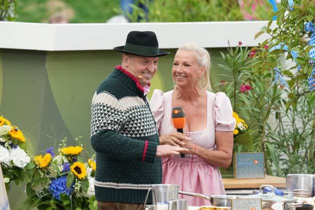 ZDF-Fernsehgarten 2026. Koch Johann Lafer und Andrea Kiwi Kiewel im ZDF Fernsehgarten mit dem Motto Oktoberfest am 20.09.2026 in Mainz. Mainz ZDF Fernsehgarten Rheinland-Pfalz