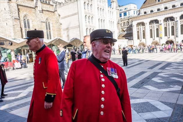 September 20, 2026, London, London, England: Pearly Kings and QueenÃ¢â‚¬â ¢s of London gather with city Mayors, Chelsea pensioner war veterans and dignitaries at Guildhall Yard for the annual Costermongers Harvest Festival celebration. Morris dancers and choirs performed along with the Pearly Kings and Queens who led a sing-a-long of traditional favourite songs such as: Ã¢â‚¬ËœKnees up Mother BrownÃ¢â‚¬â ¢ and Ã¢â‚¬ËœDoing the Lambeth walkÃ¢â‚¬â ¢. A procession followed to the spiritual home of LondonÃ¢â‚¬â ¢s Ã¢â‚¬ËœEastendersÃ¢â‚¬â ¢ at St Mary-le-Bow Church. Tradition has it that anyone born within earshot of the Bow Bells can claim to be a true Cockney. The march was led by a pearly prince carrying a plaited loaf of bread that was prese - ZUMAr169 20260920_zip_r169_012 Copyright: xRodxHarbinsonx
