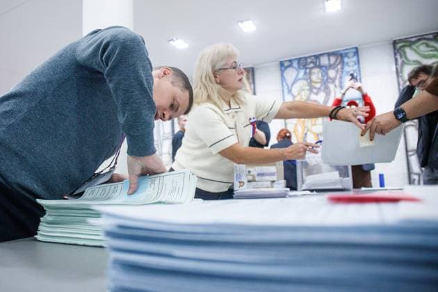 Russia. Ekaterinburg. Counting of unused ballots at the polling station in the Youth Palace. IlyaxMoskovets