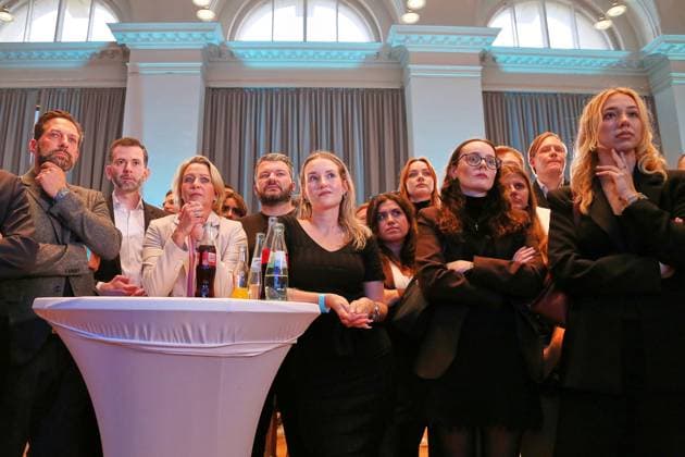 Berlin, Deutschland, 20.09.2026: Abgeordnetenhaus: Wahl zum Abgeordnetenhaus von Berlin 2026: Anhänger der Partei reagieren auf die 18-Uhr-Prognose von ARD und ZDF Copyright: xdtsxNachrichtenagenturx dts_135502
