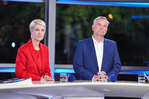 Schwerin, Mecklenburg-Vorpommern, Deutschland, 20.09.2026: Wahlstudio vor dem Schweriner Schloss: Landtagswahl in Mecklenburg-Vorpommern 2026: Ministerpräsidentin Manuela Schwesig, SPD, und Leif-Erik Holm, AfD (Foto: Marcus Brandt, Pool)