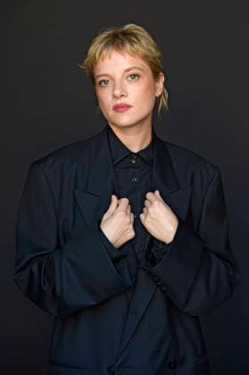 Jella Haase vom Krux -Cast bei einem exklusiven Photoshooting auf dem 74. Internationalen Filmfestival San Sebastian Festival Internacional de Cine de San Sebastian im Hotel Maria Cristina. San Sebastian, 20.09.2026
