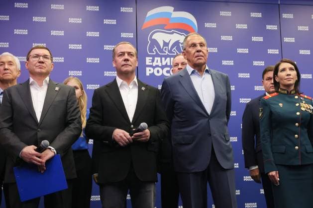 Russia Parliamentary Election Parties Preliminary Results 9248240 20.09.2026 Head of the United Russia faction in the eighth State Duma Vladimir Vasilyev, United Russia s General Council Secretary Vladimir Yakushev, Deputy Chairman of the Russian Security Council and leader of the United Russia political party Dmitry Medvedev, Foreign â Minister Sergey Lavrov and nurse, veteran of Russia s military operation in Ukraine Lyudmila Bolilaya attend a videoconference with the party™s regional branches on preliminary results of elections to Russia s ninth State Duma, the lower house of parliament, at the United Russia s public support headquarters in Moscow, Russia. Ekaterina Shtukina Sputnik Moscow Russia  Copyright: xEkaterinaxShtukinax