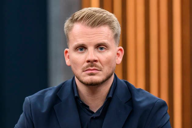 im Bild v.l.: Tim Klüssendorf, SPD-Generalsekretär, , GER, Berlin, Studio, zu Gast bei - Caren Miosga, Polittalk, TV, Format, Das Erste, aus Berlin Adlershof - am Studio 20, Thema: Nach den Wahlen in Berlin und Mecklenburg-Vorpommern, 20.09.2026, Copyright: HMBxMedia UwexKoch