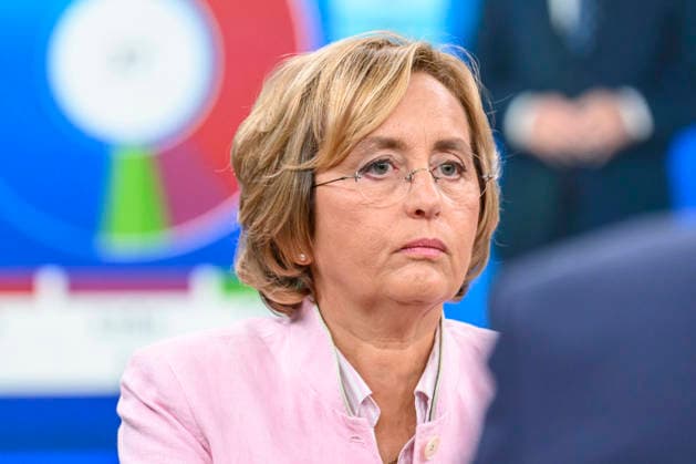 im Bild v.l.: Beatrix von Storch, stellvertretende AfD-Fraktionsvorsitzende, GER, Berlin, Studio, zu Gast bei - Caren Miosga, Polittalk, TV, Format, Das Erste, aus Berlin Adlershof - am Studio 20, Thema: Nach den Wahlen in Berlin und Mecklenburg-Vorpommern, 20.09.2026, Copyright: HMBxMedia UwexKoch