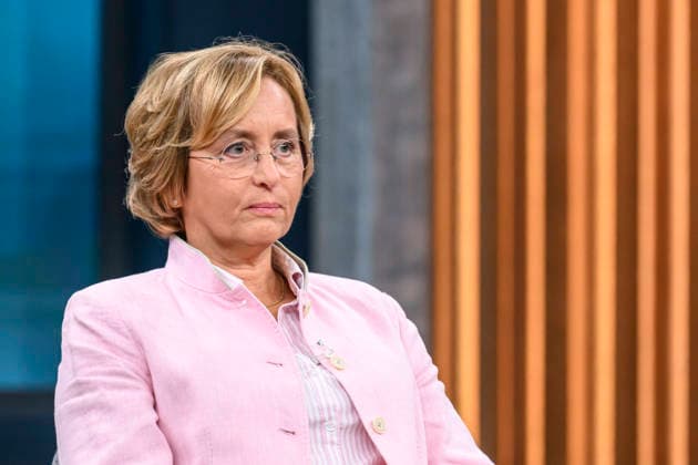 im Bild v.l.: Beatrix von Storch, stellvertretende AfD-Fraktionsvorsitzende, GER, Berlin, Studio, zu Gast bei - Caren Miosga, Polittalk, TV, Format, Das Erste, aus Berlin Adlershof - am Studio 20, Thema: Nach den Wahlen in Berlin und Mecklenburg-Vorpommern, 20.09.2026, Copyright: HMBxMedia UwexKoch